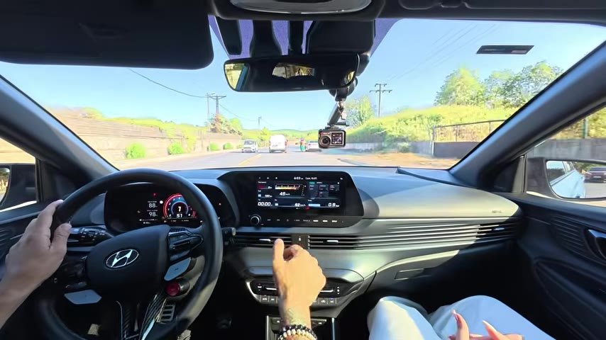 20 Yaşındaki Lara, 250 Beygirlik Modifiyeli Hyundai i20N'iyle Pistleri Sallıyor
