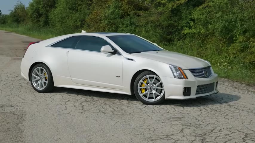 Modelin otomatik şanzımanlı versiyonu, manuel şanzımanlı seçeneklere