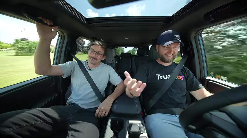 Teknoloji tarafında, kablosuz Apple CarPlay desteği, geliştirilmiş