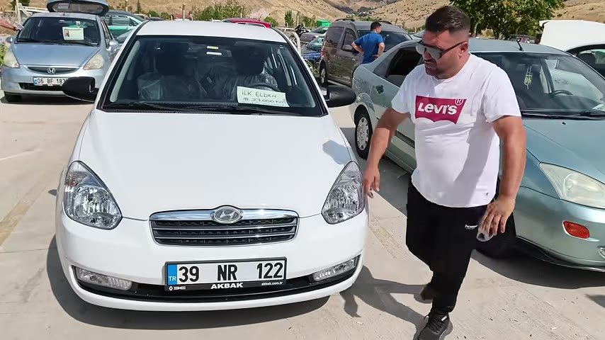 Yapılan incelemede, aracın sadece üç parçasında boya olduğu tespit