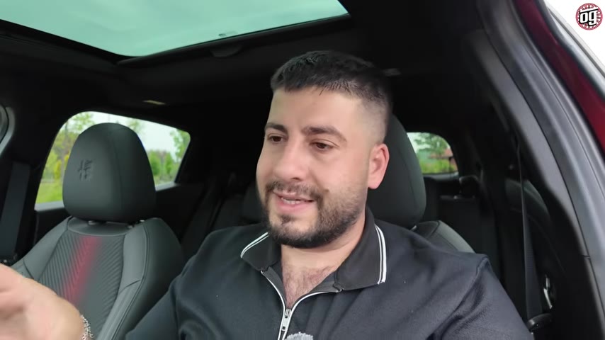 Alfa Romeo Junior 1.2 Hybrid İnceleme: Sürüş Keyfi mi, Stellantis Gerçeği mi?