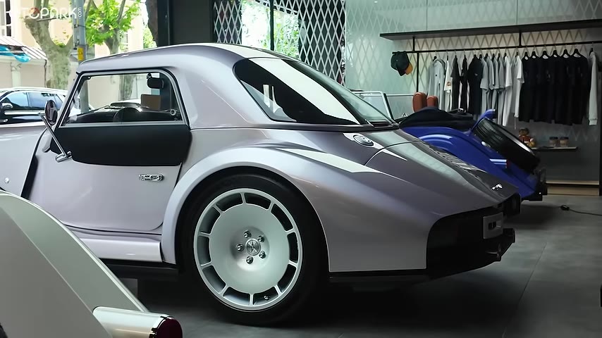Morgan Super 3: Geleneksel El İşçiliği ve Modern Performansın Buluştuğu Süper Spor Otomobil