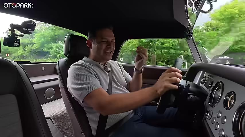 Morgan Super 3: Geleneksel El İşçiliği ve Modern Performansın Buluştuğu Süper Spor Otomobil