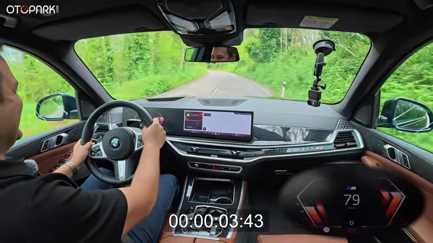 BMW X5 xDrive40d Test: 340 Beygir ve 700 Nm ile Yolda ve Arazide