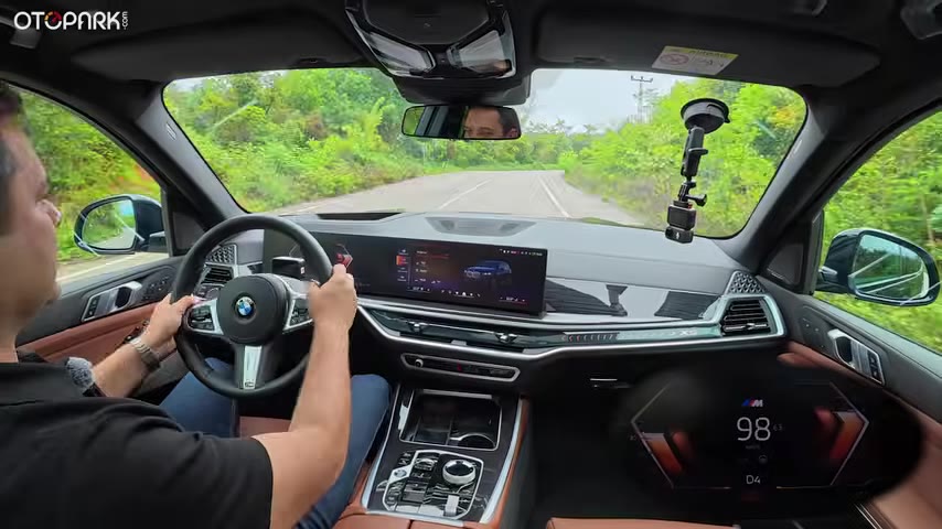 BMW X5 xDrive40d Test: 340 Beygir ve 700 Nm ile Yolda ve Arazide