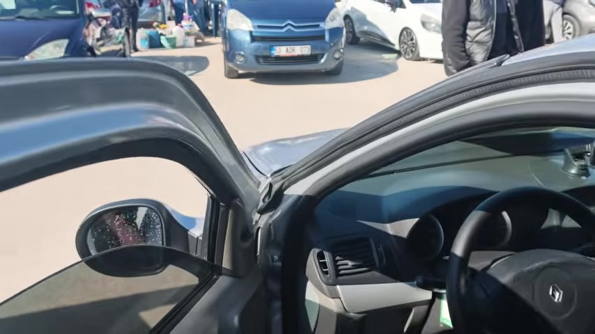 Ankara Oto Pazarı'nda gerçekleştirilen gözlemlerde, satıcıların ve