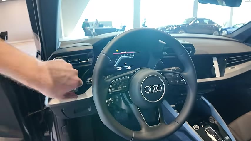 Her iki A3 modelinin iç tasarımı aynı özellikleri taşıyor