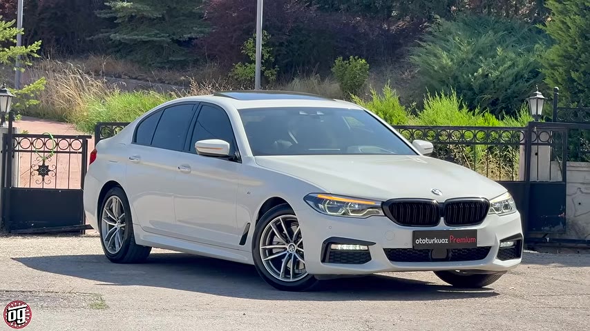 Aracın boyutlarına bakıldığında, uzunluğu 4.9 metrenin üzerinde