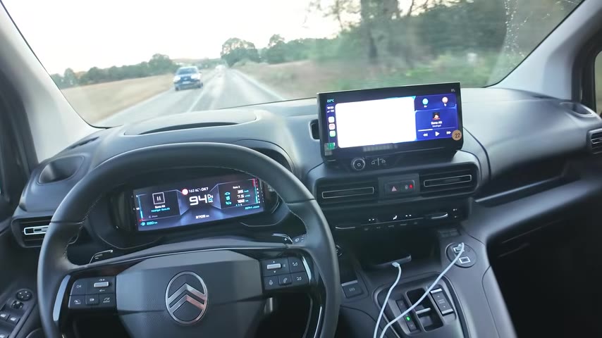 Berlingo, geniş bagaj hacmiyle hem ailelerin hem de ticari