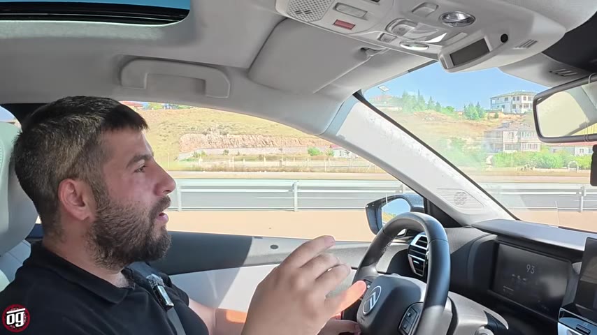 Sektördeki uzmanlar, elektrikli araçların sunduğu bu maliyet ve konfor avantajlarının, gelecekteki satın alma tercihlerinde belirleyici olacağını