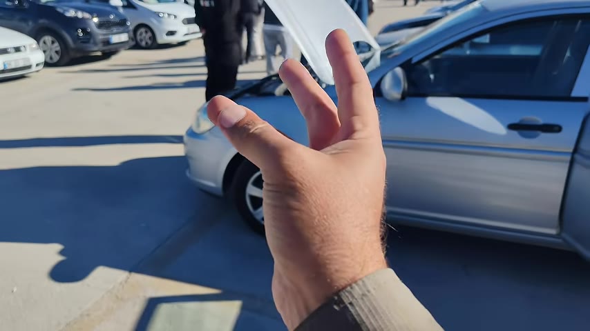 Şanzıman tarafında ise dört ileri tork konvertörlü tam otomatik