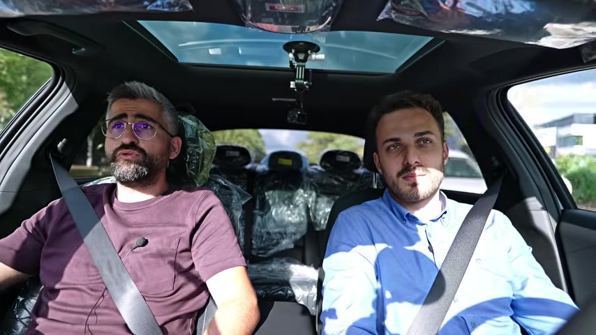 Aracın sürüş pozisyonu, klasik bir sedan deneyimi arayanlar için