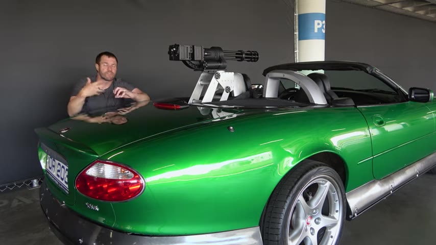 James Bond Filmlerinin İkonik Aracı Jaguar XKR: Perde Arkasındaki Şaşırtıcı Gerçekler
