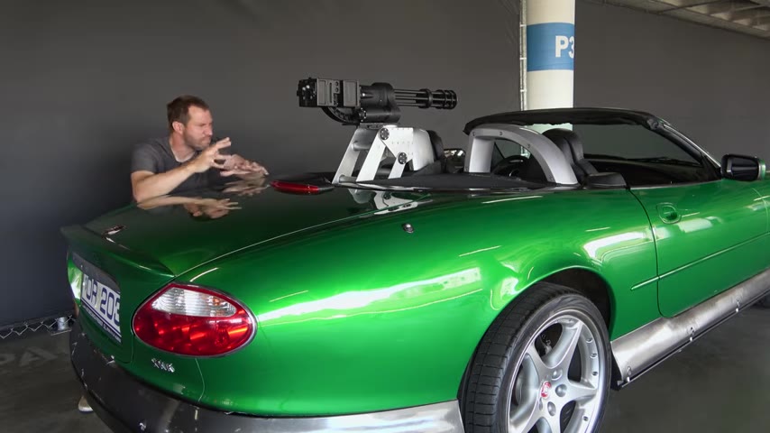 James Bond Filmlerinin İkonik Aracı Jaguar XKR: Perde Arkasındaki Şaşırtıcı Gerçekler