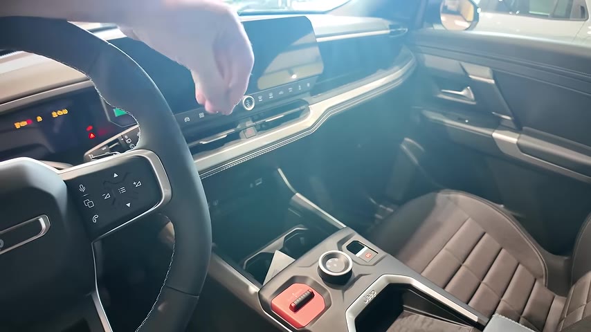 Summit paketi ise Compass'ın en dolu versiyonunu temsil ediyor ve
