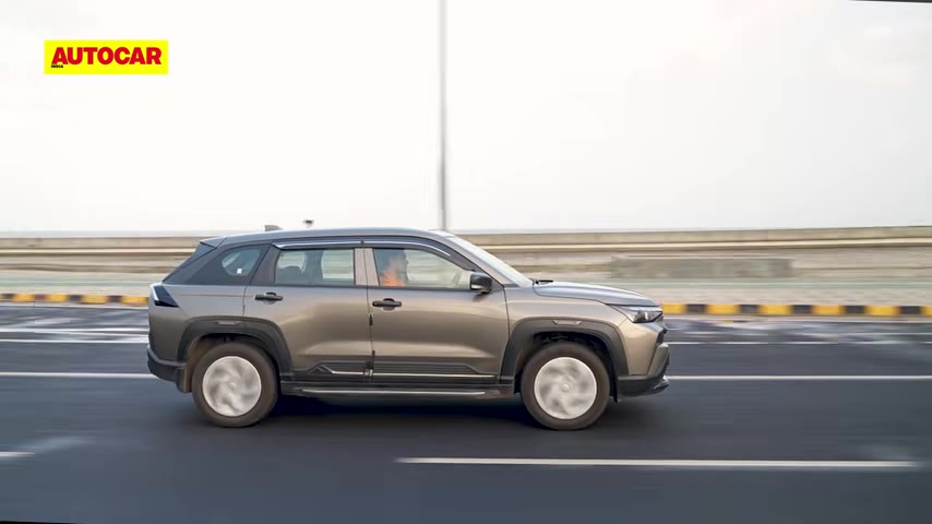 Maruti Vitara CNG LXi İncelemesi: Şehirde 18, Otoyolda 26 km/kg ile Yakıt Verimliliğinde Öne Çıkıyor