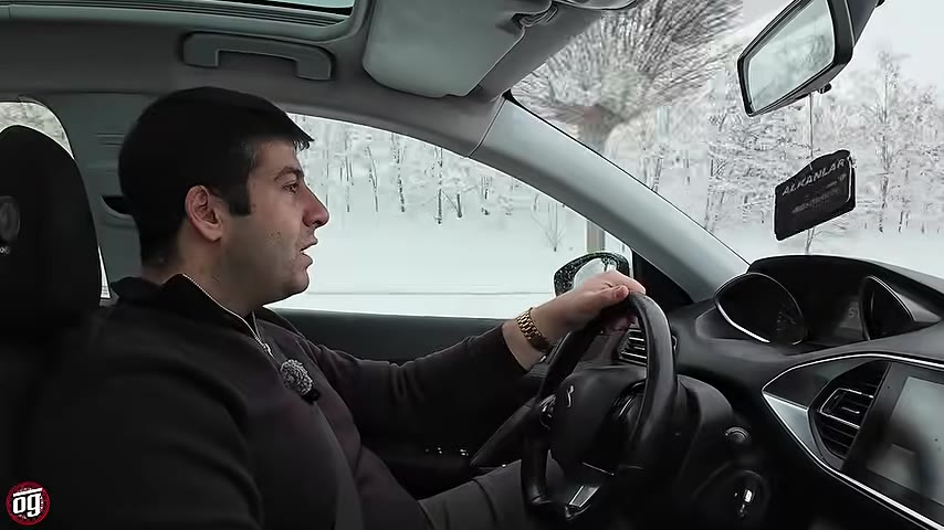 Aracın bagaj hacmi 420 litre olarak ölçülüyor ve bu, C segmenti bir