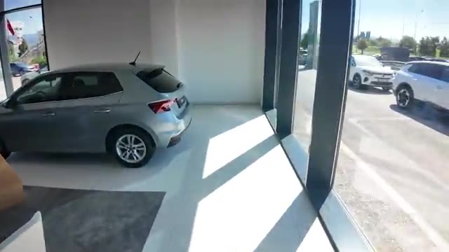 Hafızalı ve masajlı koltuklar, ısıtmalı koltuklar ve hayalet gösterge