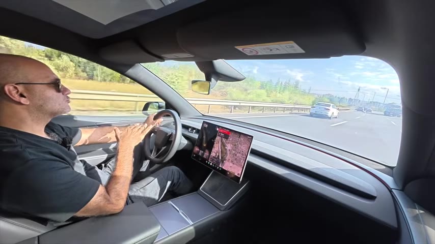 Tesla Model Y'nin Türkiye'deki güncel fiyatı, arkadan çekişli