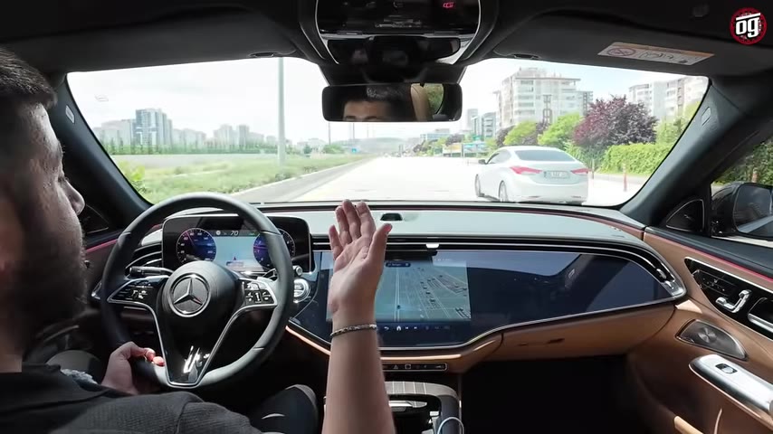 Mercedes E180 MHEV W214 Test: 170 HP ile Premium Segmentte Ne Sunuyor?