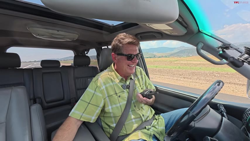 Öte yandan, 100 serisi V8 Land Cruiser, çeyrek mili 19.07 saniyede tamamlayarak yeni neslin oldukça gerisinde kaldı. 0-96 km/s hızlanması ise 13.04
