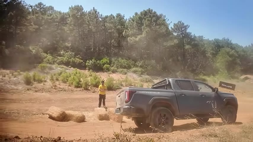 Yeni Toyota Hilux Türkiye Yollarında: Hibrit Güç ve Off-Road Performansı Bir Arada
